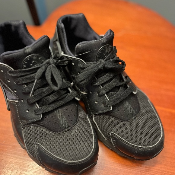 All black Nike Haurache - Picture 2 of 5
